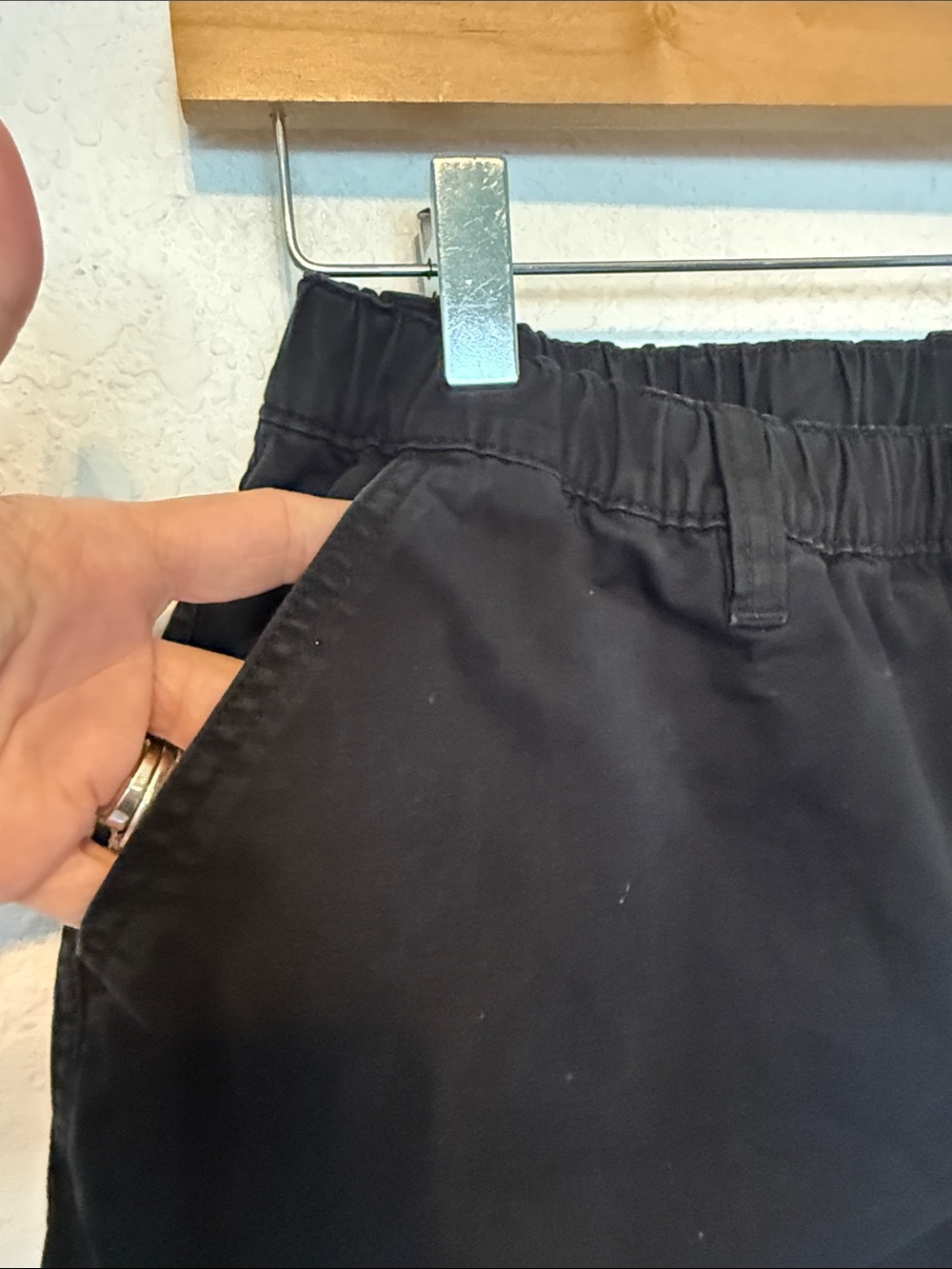 Chubbies Black 4" Inseam Elastic Waist Casual Preppy Shorts Size Small - Picture 2 of 4